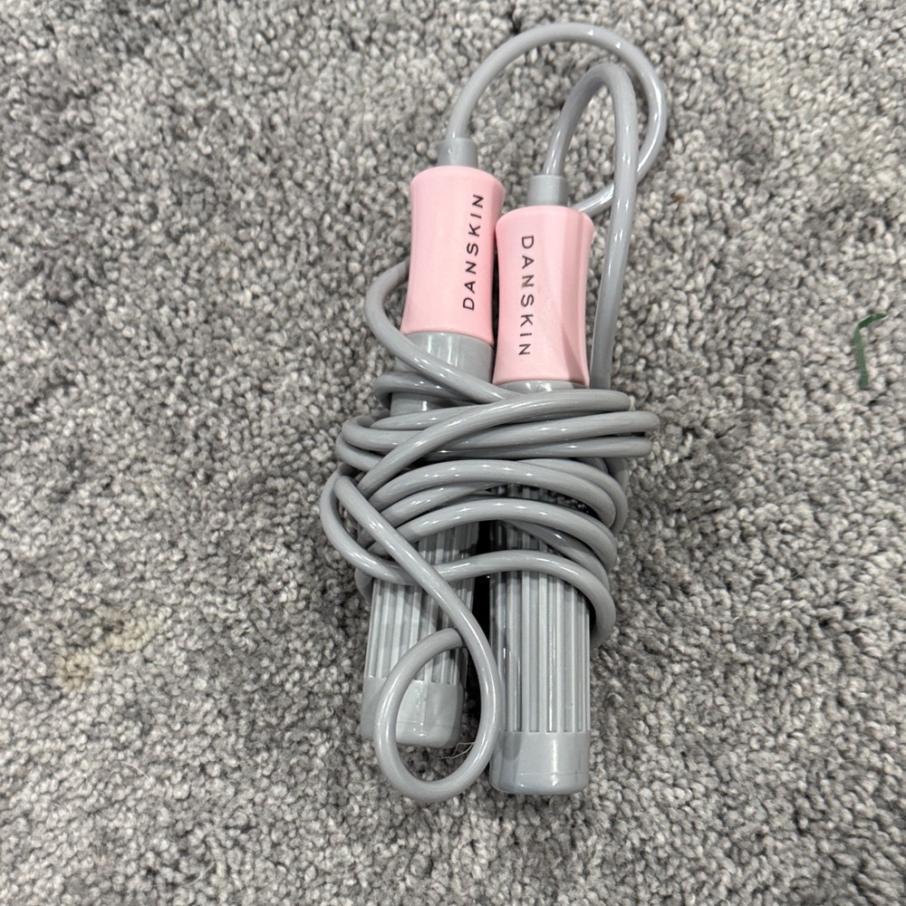 Danskin Pink and Gray Fitness‎ Jump Rope